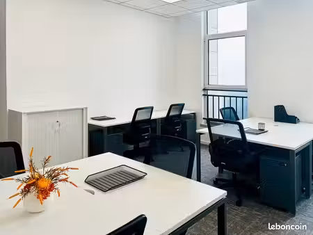 grand bureau à louer – regus saint-denis pleyel saint denis