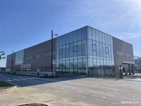local industriel 3 581 m²