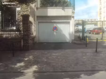 parking sous sol fermé (box)