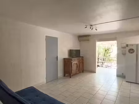 t2 meublé 45 m² avec grande terrasse – sainte-anne