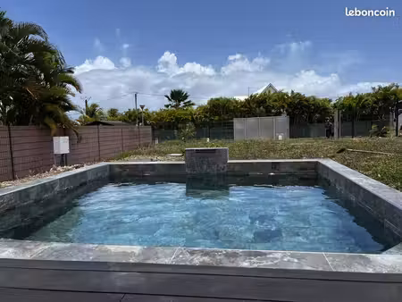 maison neuve quartier calme suite parental et piscine