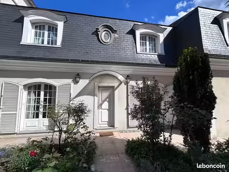 maison 190m² avec sous/sol + garage 110m²sur terrain 380m² le perreux