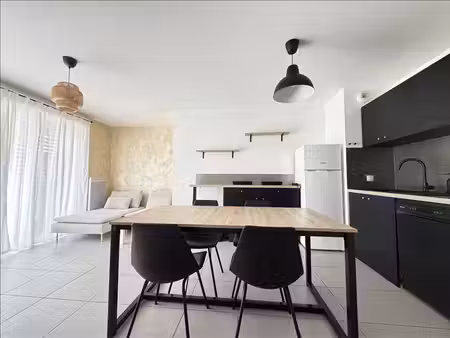 appartement - 1er étage - 57 72 m2 - 3 pièces - meublé