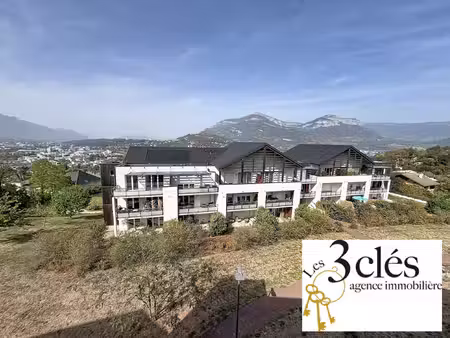 t2 dernier étage avec garage et terrasse
