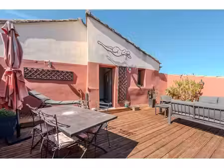 lumière  terrasse et vue panoramique au coeur de l'isle-sur-la-sorgue