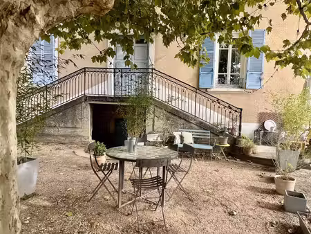 appartement de type t4 avec extérieur à lucenay