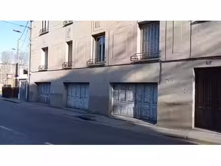parking / box