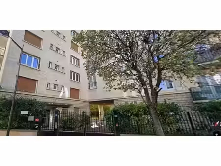 box à vincennes au sein d'une résidence sécurisée