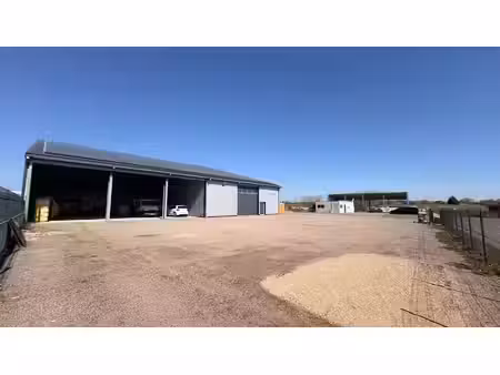 vente locaux professionnels 570 m² à anglars-saint-félix (12390)  450 000 €