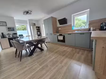 maison semi individuelle entièrement rénovée - secteur privilégié