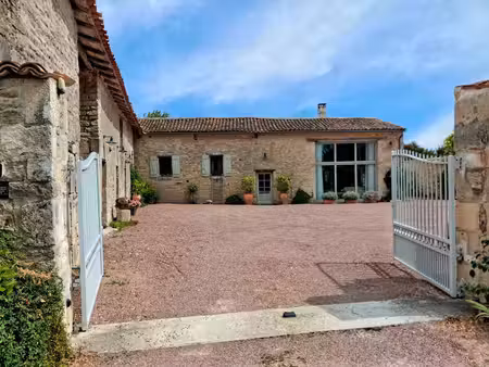 maison à vendre à paizay-naudouin-embourie (16240) - charente