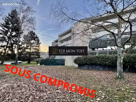 studio 1 pièce 27 m²