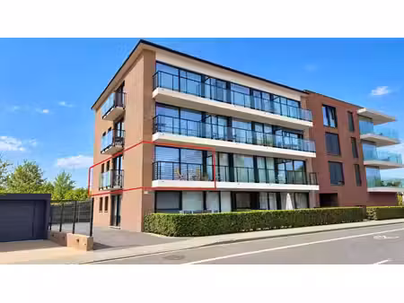 lichtrijk en tot in de puntjes verzorgd appartement met 2...