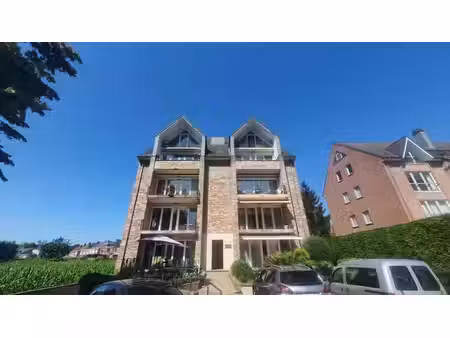 appartement 2 chambres + bureau avec terrasse et parking
