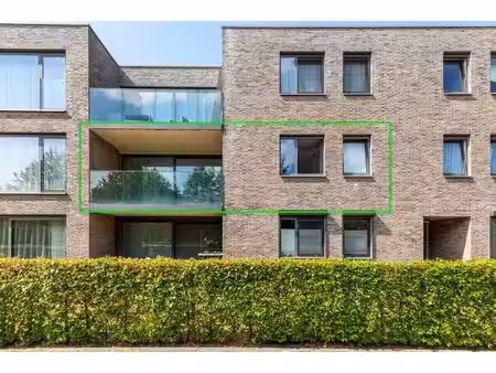 tweeslaapkamer appartement met ruim terras en dubbele sta...