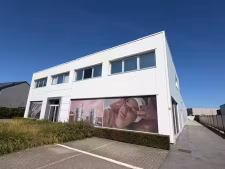 entrepôt avec espace de bureaux polyvalent à louer à lokeren