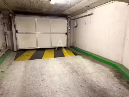 location parking à paris 7ème (75007)  245 €