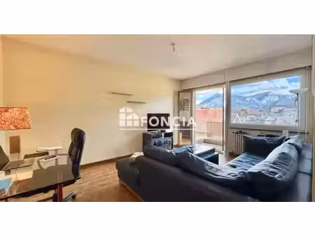 la roche-sur-foron centre : appartement t2 + garage + cave