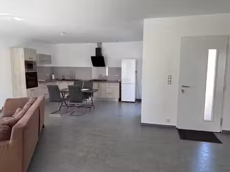 belle maison récente au calme proche commodités