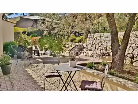 valbonne villa de plain pied + dépendance de 2 pièces