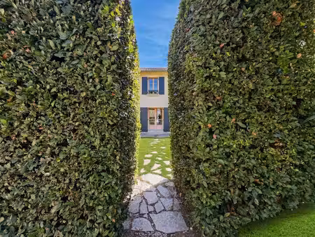maison villeneuve-lès-avignon  143 m² avec dépendances et piscine