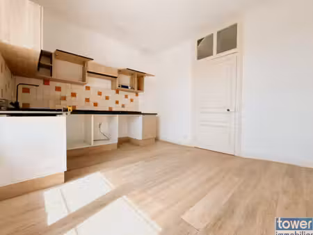 duplex  3 pièce(s)  2 chambre(s)  103 m²