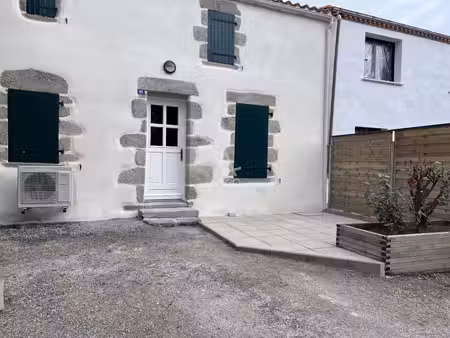 location maison de village la bernardiere  116m² 4 pièces 700€ avec terrasse