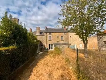 vente maison à la baconnière (53240) : à vendre / 130m² la baconnière