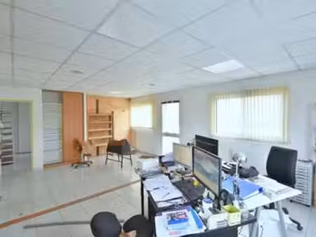 location bureaux et commerces à cugand (85610) : à louer / 52m² cugand