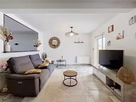 charmante villa de 100.19m² avec 4 chambres située dans un lotissement calme et agréable !