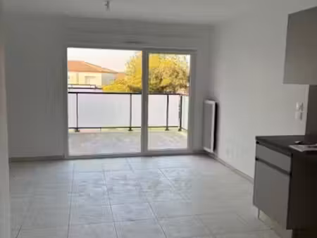 2 pieces avec parking