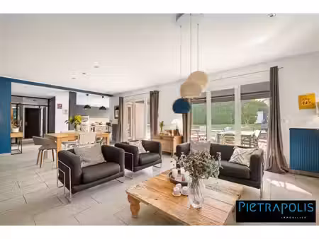 maison contemporaine 5 chambres avec piscine et 1200m2 de terrai