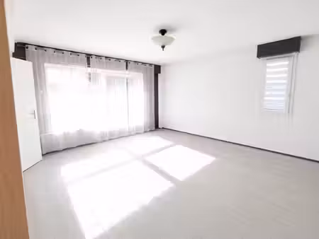 lumineux f3 metz 79 m2  2 chambres  extérieurs