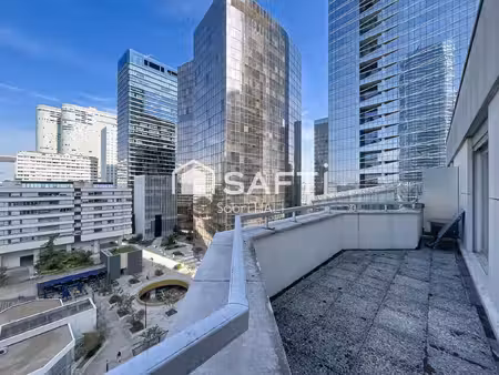 au cœur du prestigieux quartier d’affaires de la défense  élégant studio d’environ 32 m² a