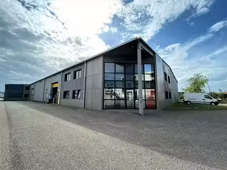 location commerce 4149 m² à vaulx-en-velin (69120)