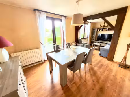 maison familiale à rénover  4 chambres  sous-sol total