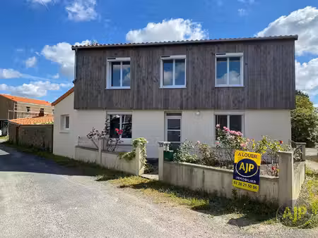 location maison 5 pièces 123 m² à cugand-la-bernardière (85610)