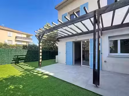 location duplex 3 pièces 58.3 m² à le muy (83490)  899 €