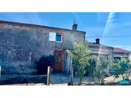 maison en pierres pleine de charme et de potentiel 70 +90 m2