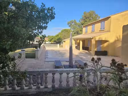 maison familiale avec piscine  forage  chambre de plain-pied et terrain de 1 600 m² à sain