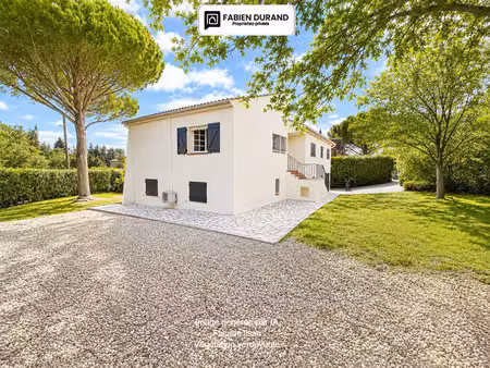 villa composée de 2 grands appartements indépendants