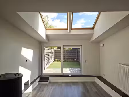 jolie maison confortable avec 2 chambres  jardin et garage