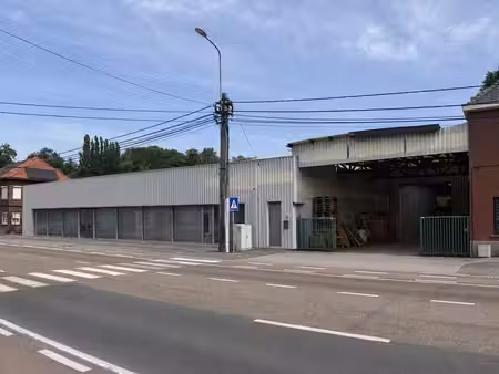 showroom + entrepôt exceptionnel 2500 m2 à tubize
