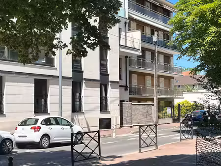grand deux pieces st maur les muriers. location vide