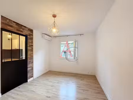 vence  location f1 28 m²  bail vide  cave et parking privé