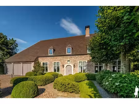 prachtige villa met een bewoonbare oppervlakte van 512 m²