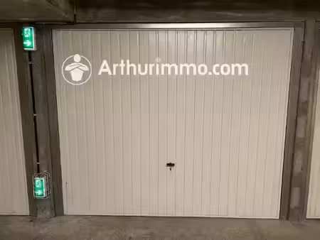 location garage 13 m2 à trévoux