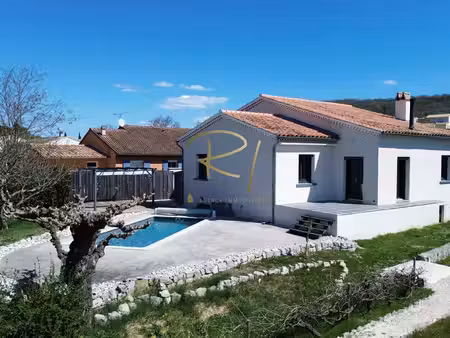 maison 4 chambres  piscine et terrain - ruoms centre