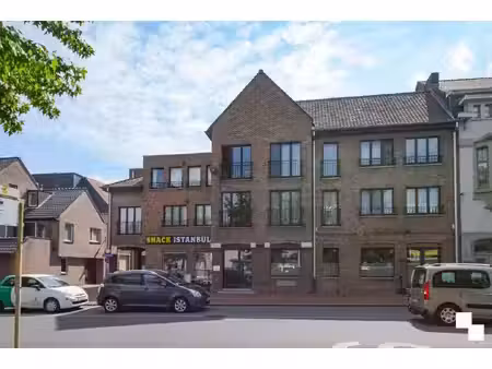 zeer ruim appartement nabij de grote markt van izegem