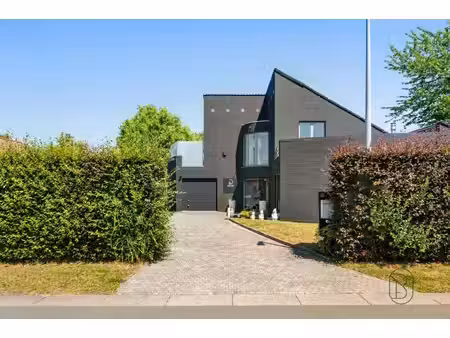 vastgoedmakelaar sinds 2009